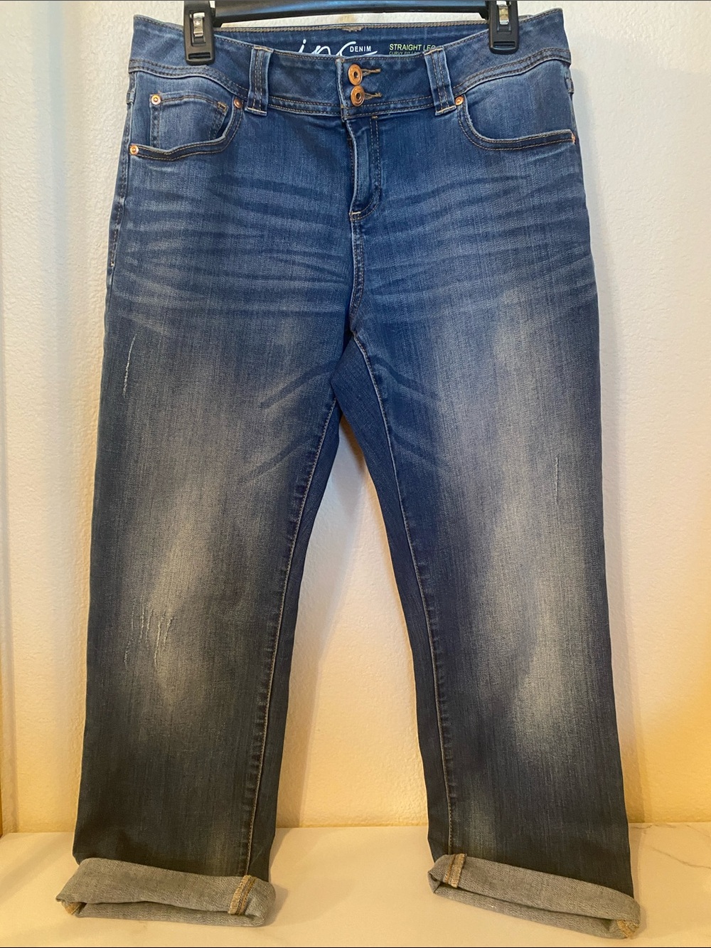 INC Straight-Leg Women's Jeans Cuvry Fit/Crop in Faded Blue